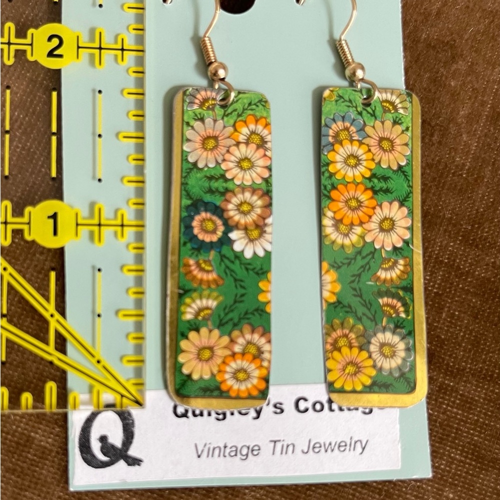 Floral Multicolor Rectangular Earrings - Picture 3 of 4